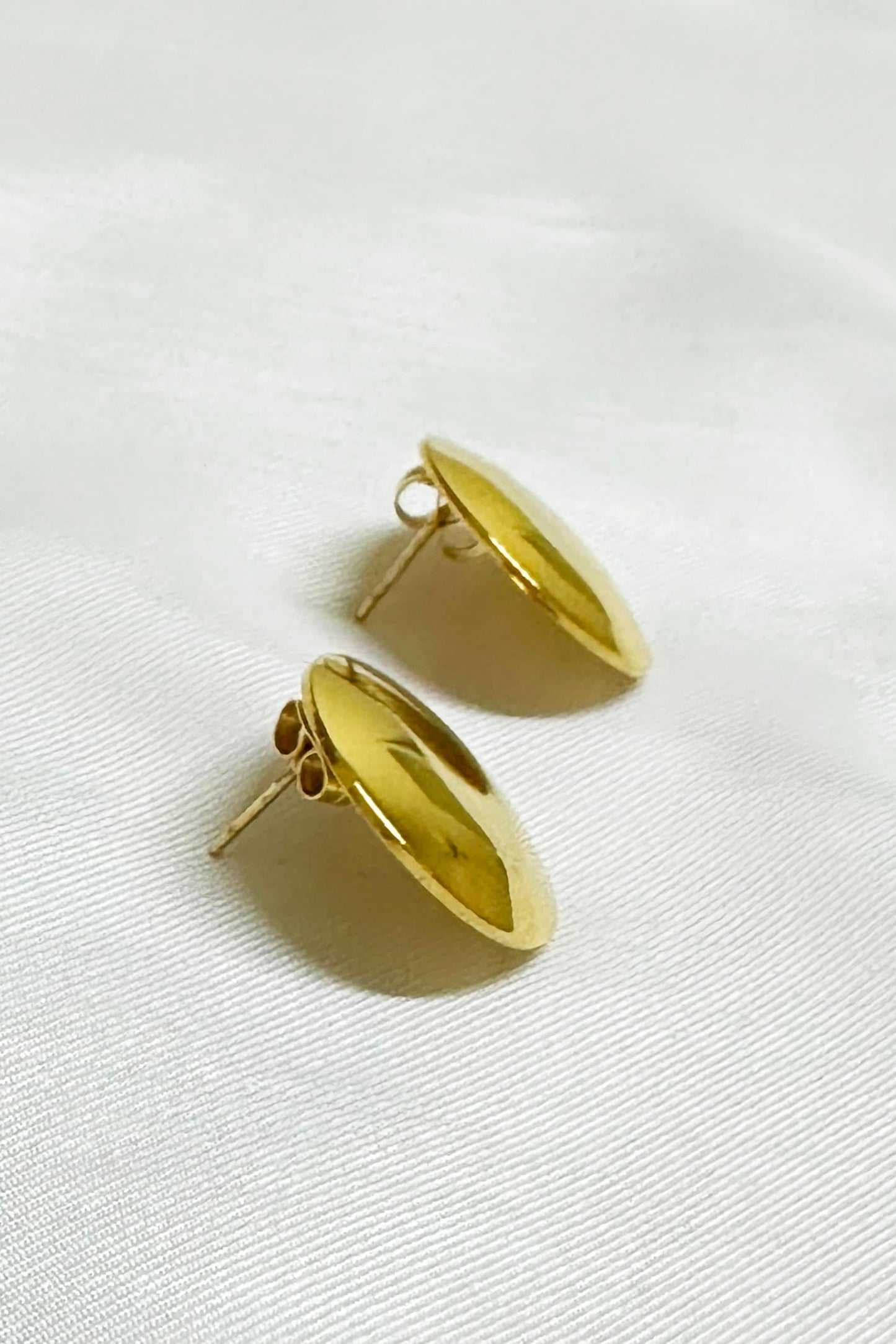 Circle Button Gold Earrings